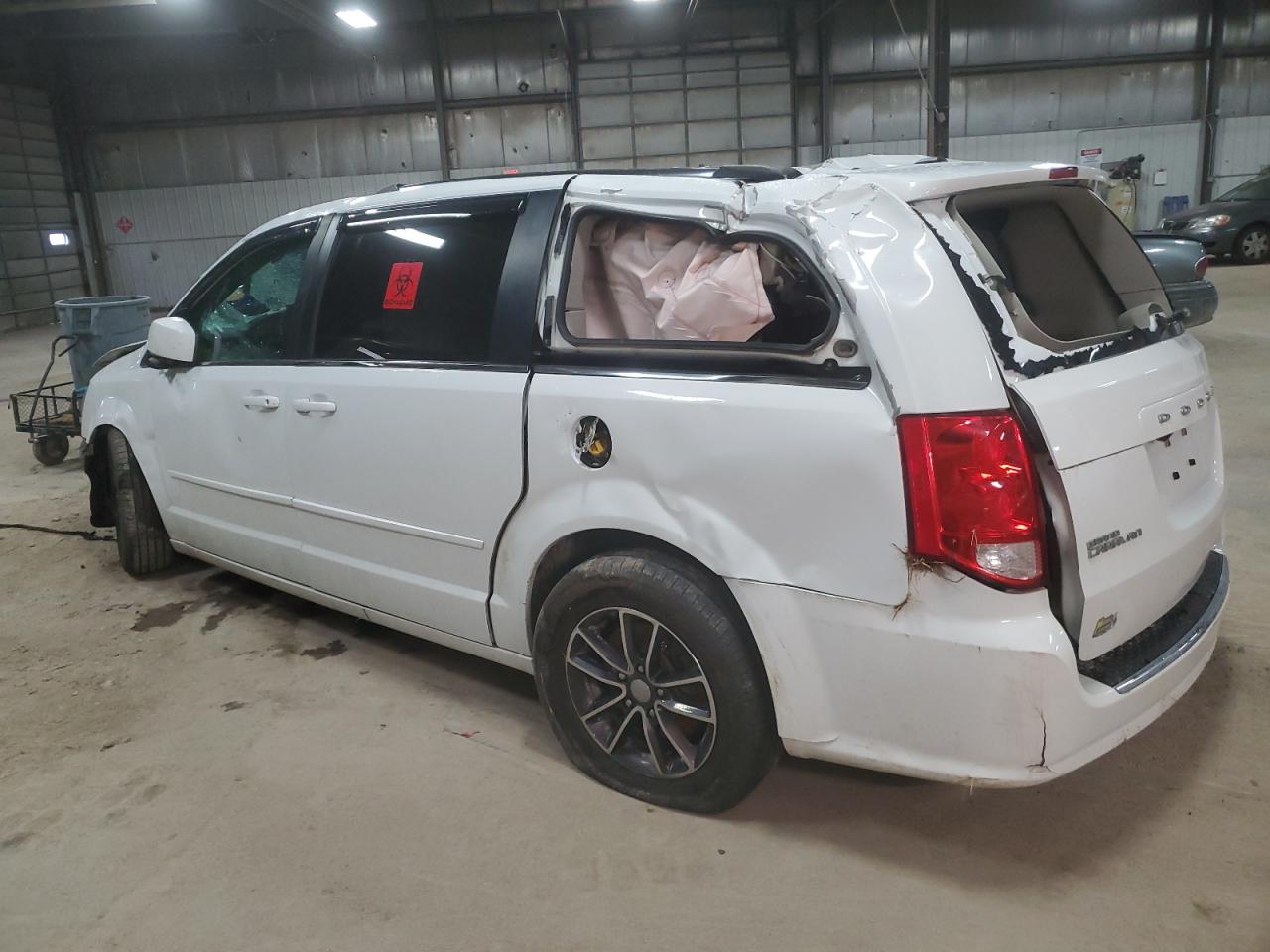 2017 Dodge Caravan - Image 2