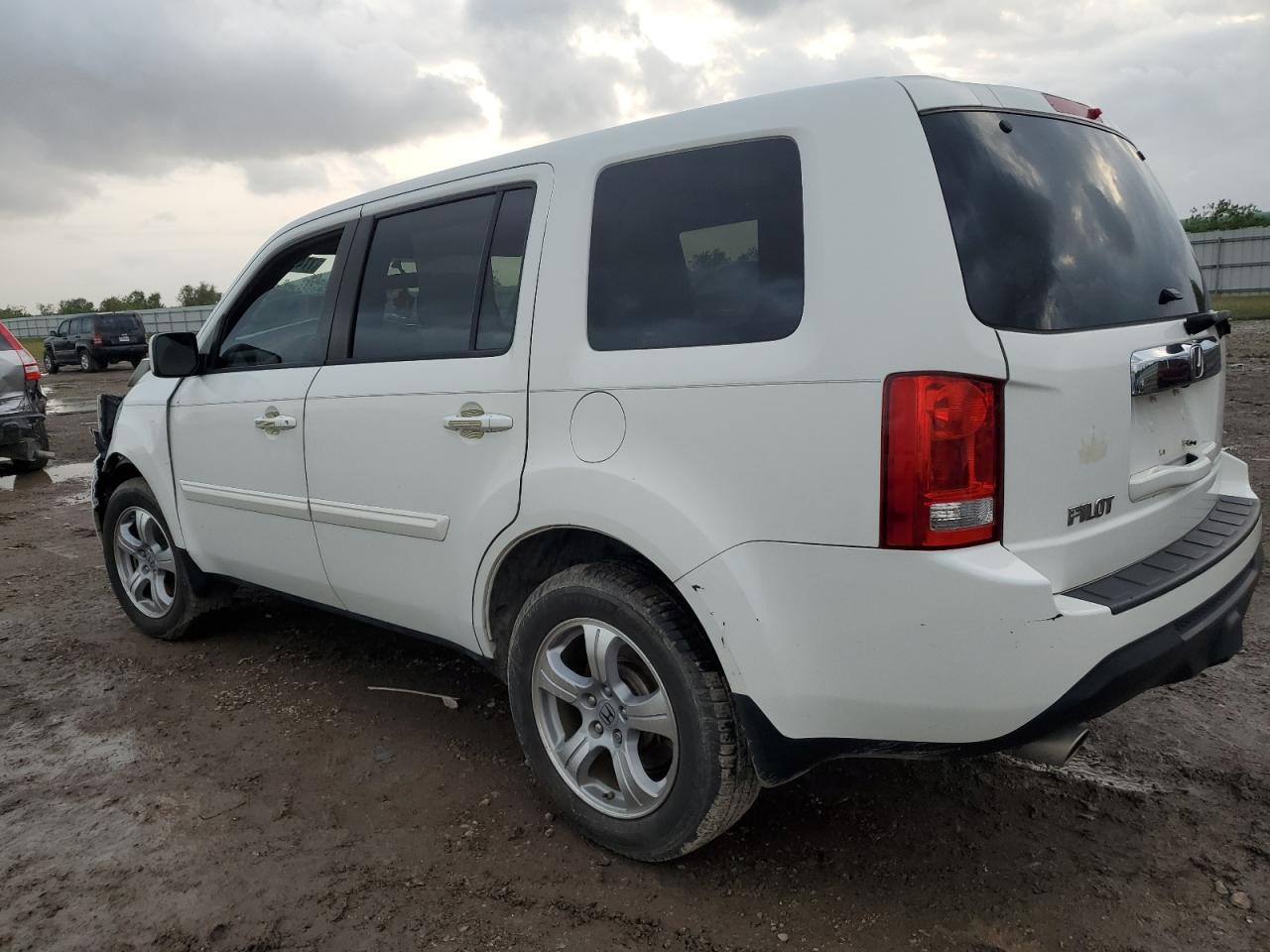 2015 Honda Pilot - Image 2