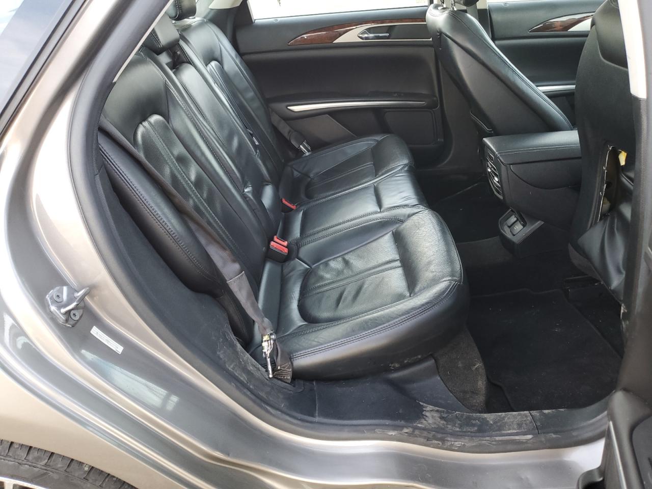 2016 Lincoln MKZ - Image 10