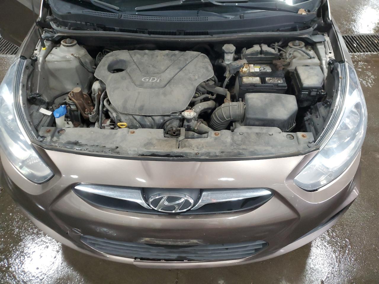2013 Hyundai Accent - Image 12