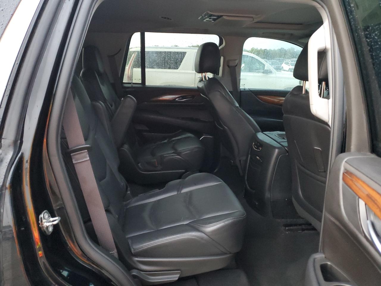 2015 Cadillac Escalade - Image 10