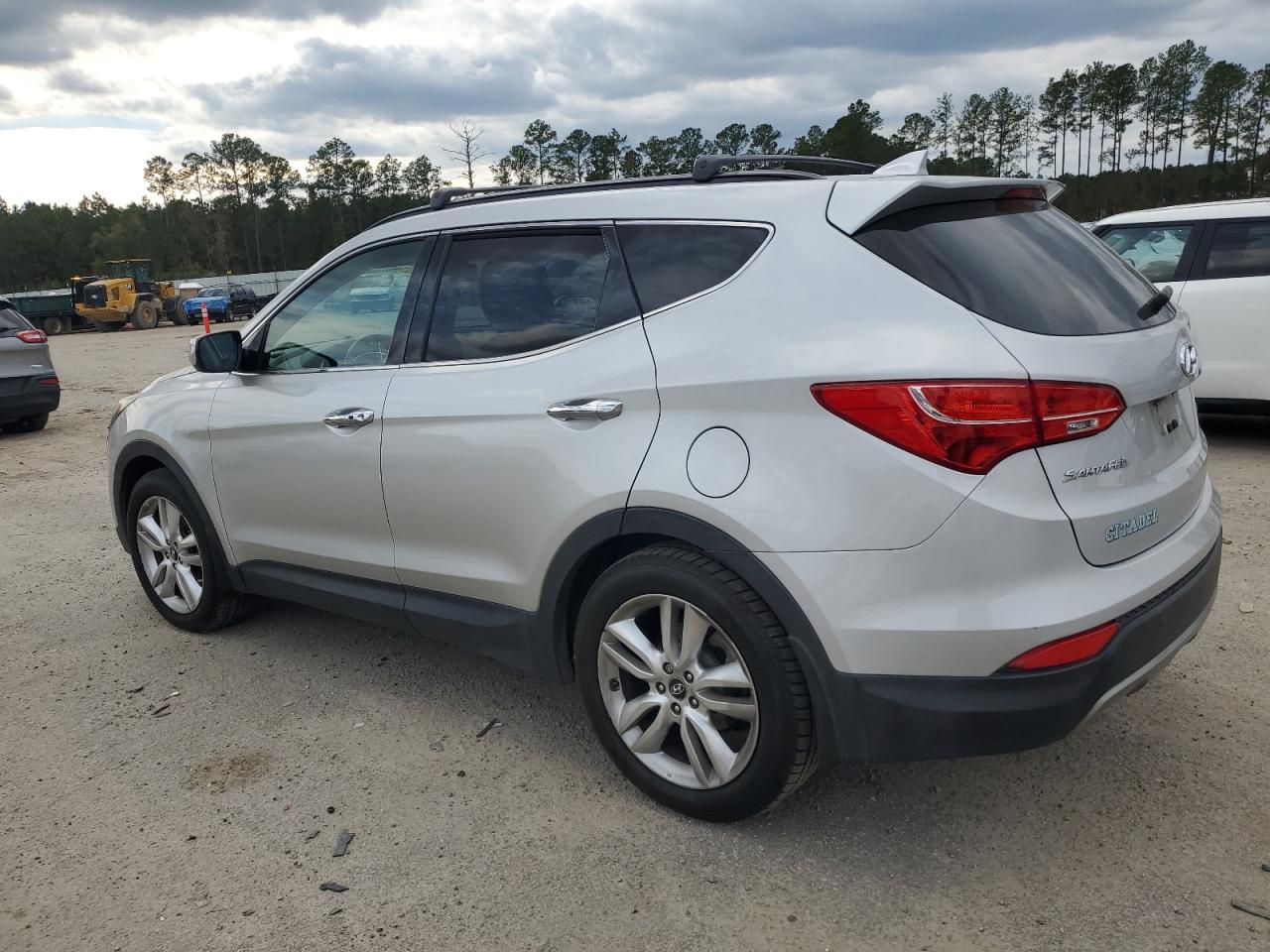 2014 Hyundai Santa Fe - Image 2