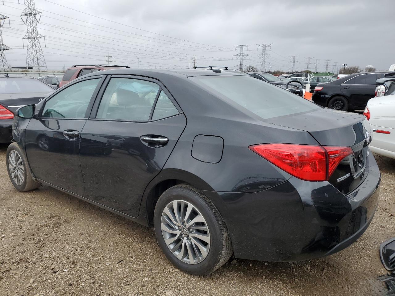 VIN 2T1BURHE6JC064519 2018 TOYOTA COROLLA no.2