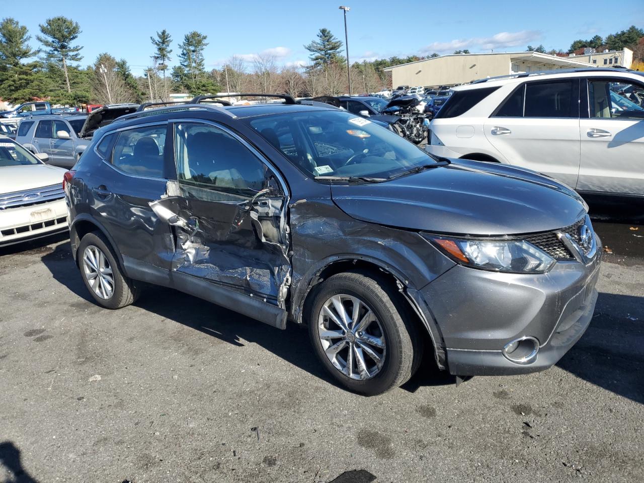 2018 Nissan Rogue - Image 4