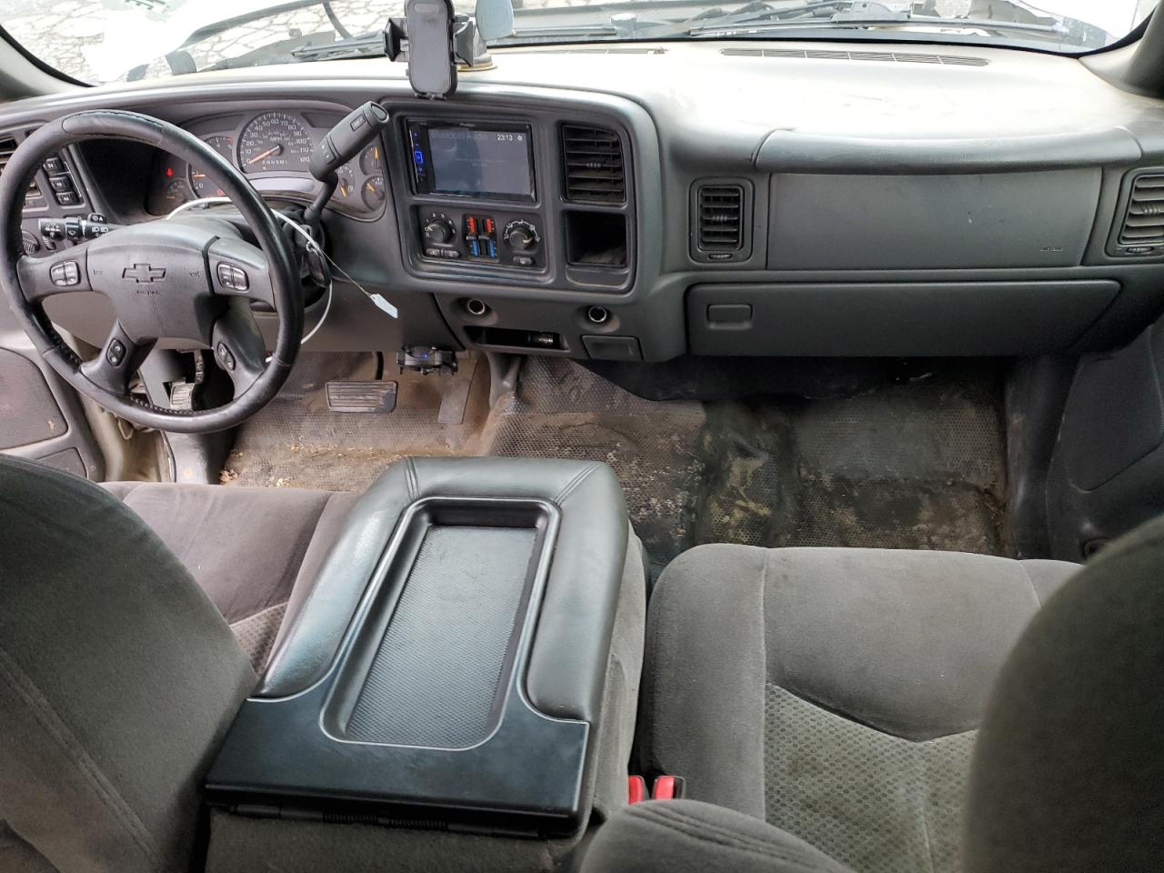 2006 Chevrolet Silverado - Image 8