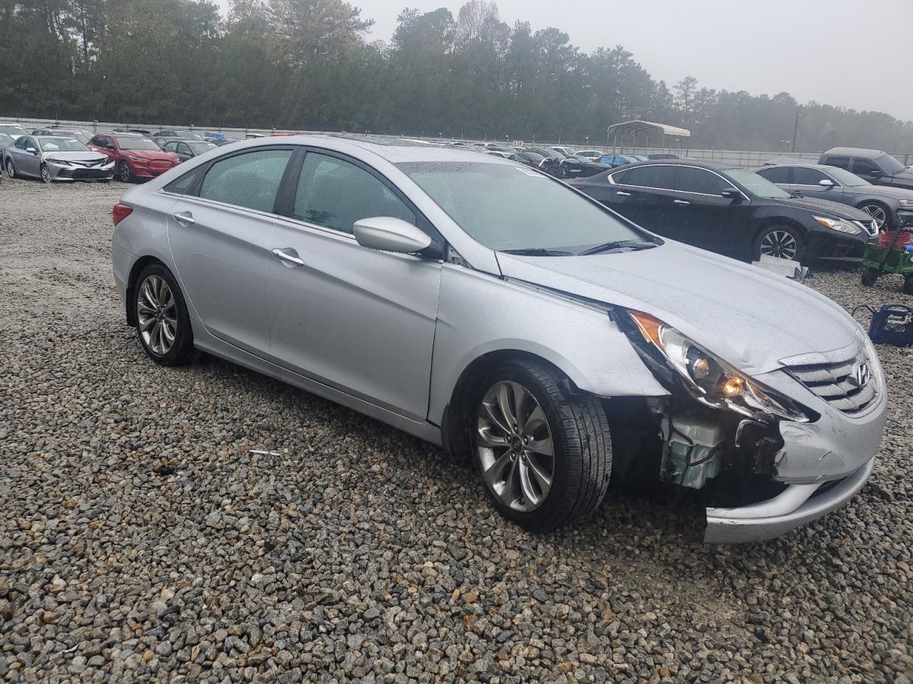2011 Hyundai Sonata - Image 4