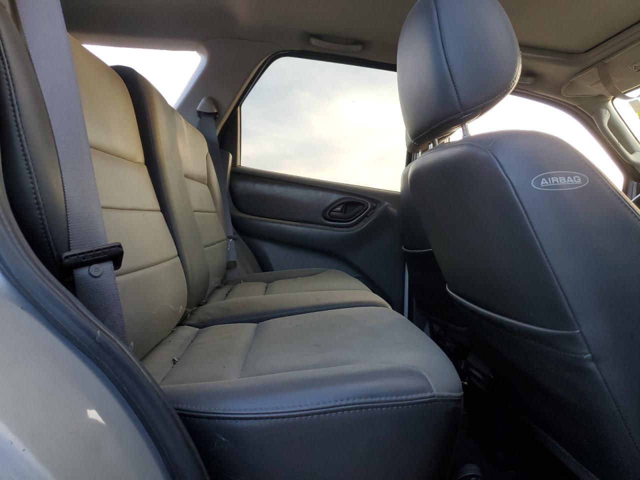 2004 Ford Escape Xlt VIN: 1FMCU93174KA88254 Lot: 81464754