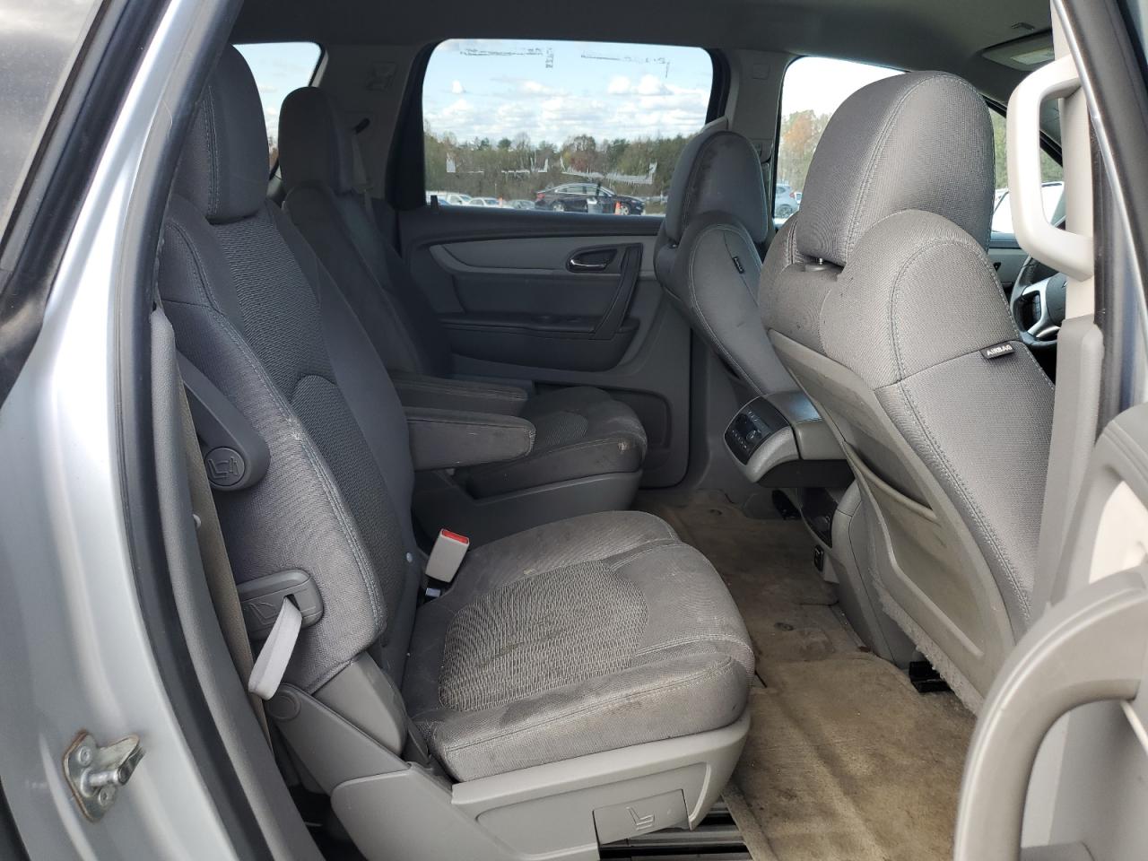 2016 Chevrolet Traverse - Image 11