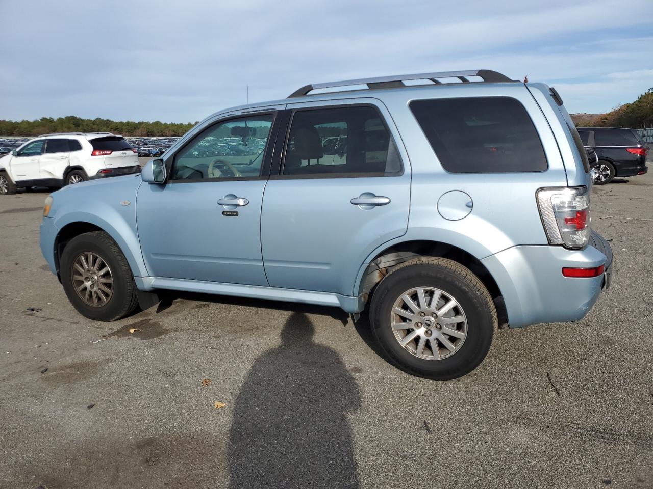 2009 Mercury Mariner - Image 2