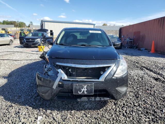  NISSAN VERSA 2018 Czarny