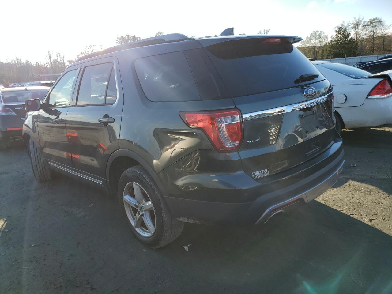 2016 Ford Explorer - Image 2
