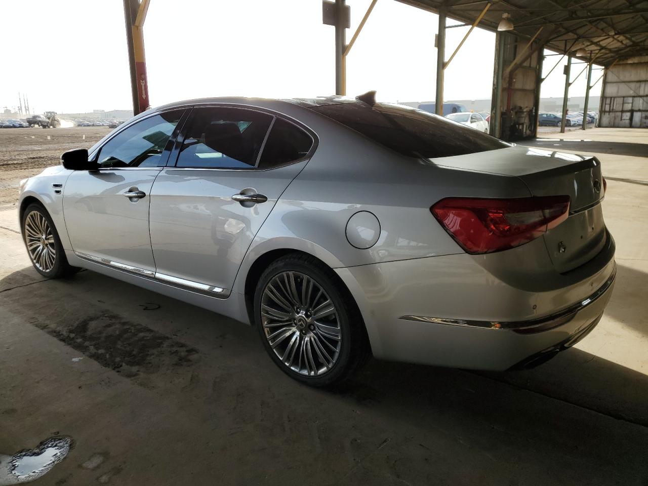 2016 Kia Cadenza - Image 2