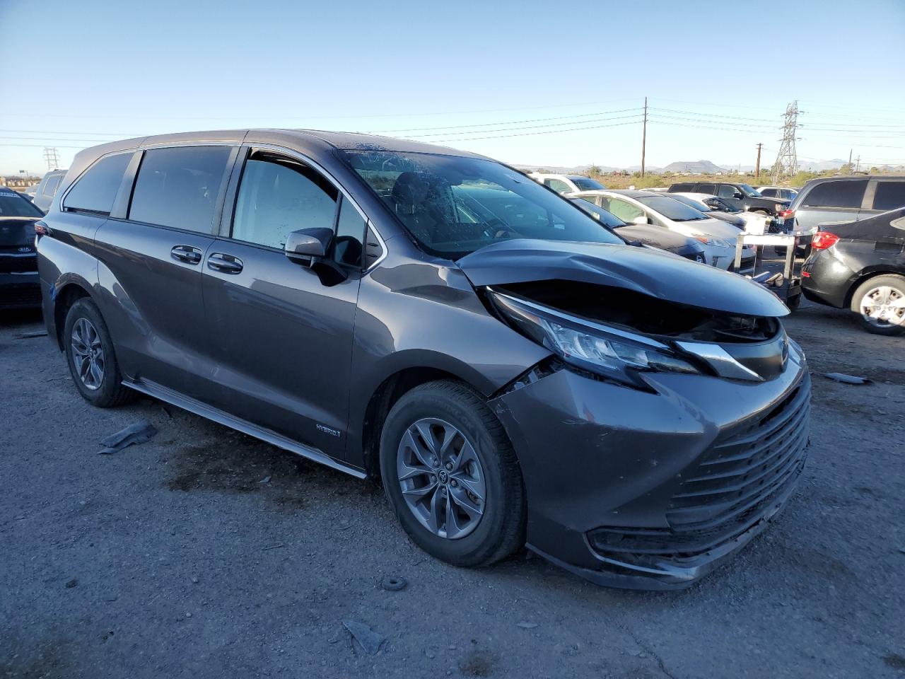 2021 Toyota Sienna - Image 4