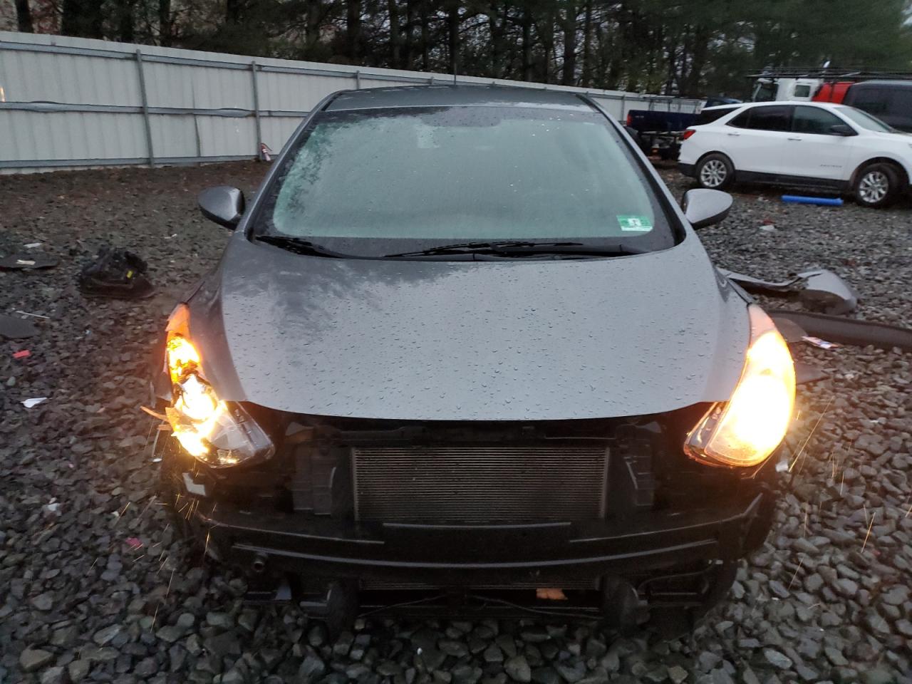 2016 Hyundai Elantra - Image 5