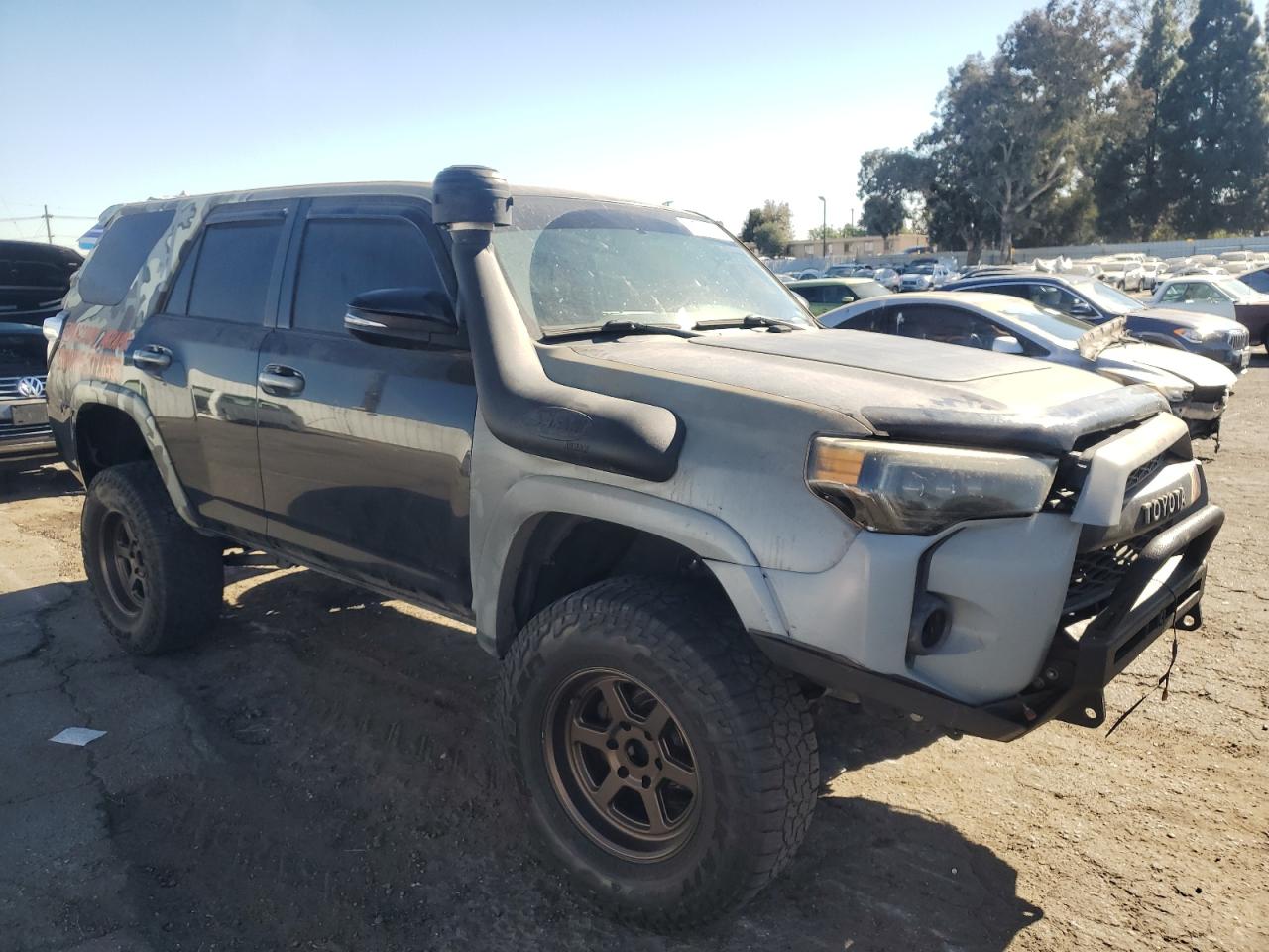 VIN JTEBU5JR5J5519858 2018 TOYOTA 4RUNNER no.4