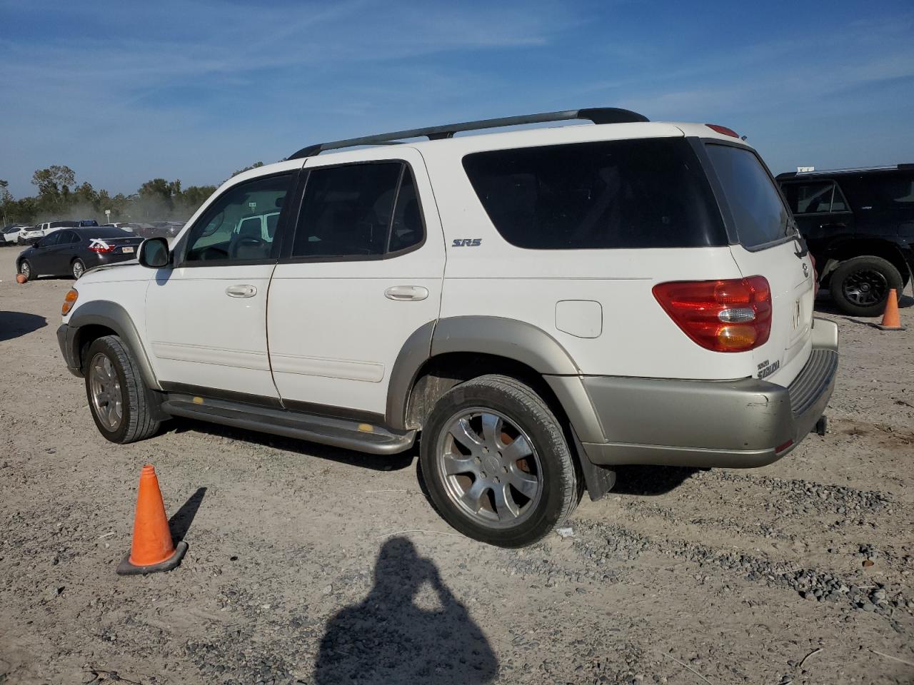 2004 Toyota Sequoia - Image 2