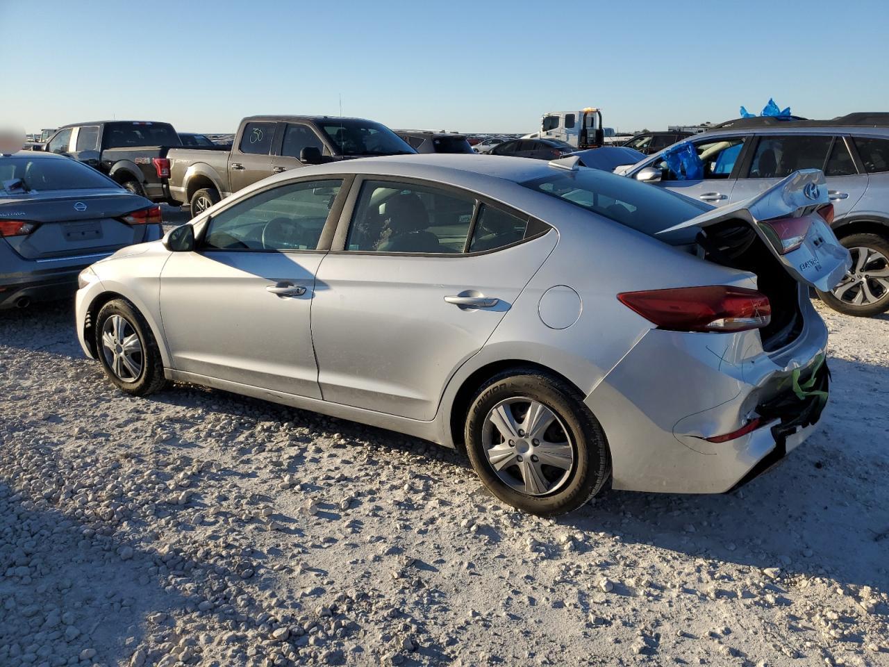 VIN 5NPD74LF5HH070273 2017 HYUNDAI ELANTRA no.2