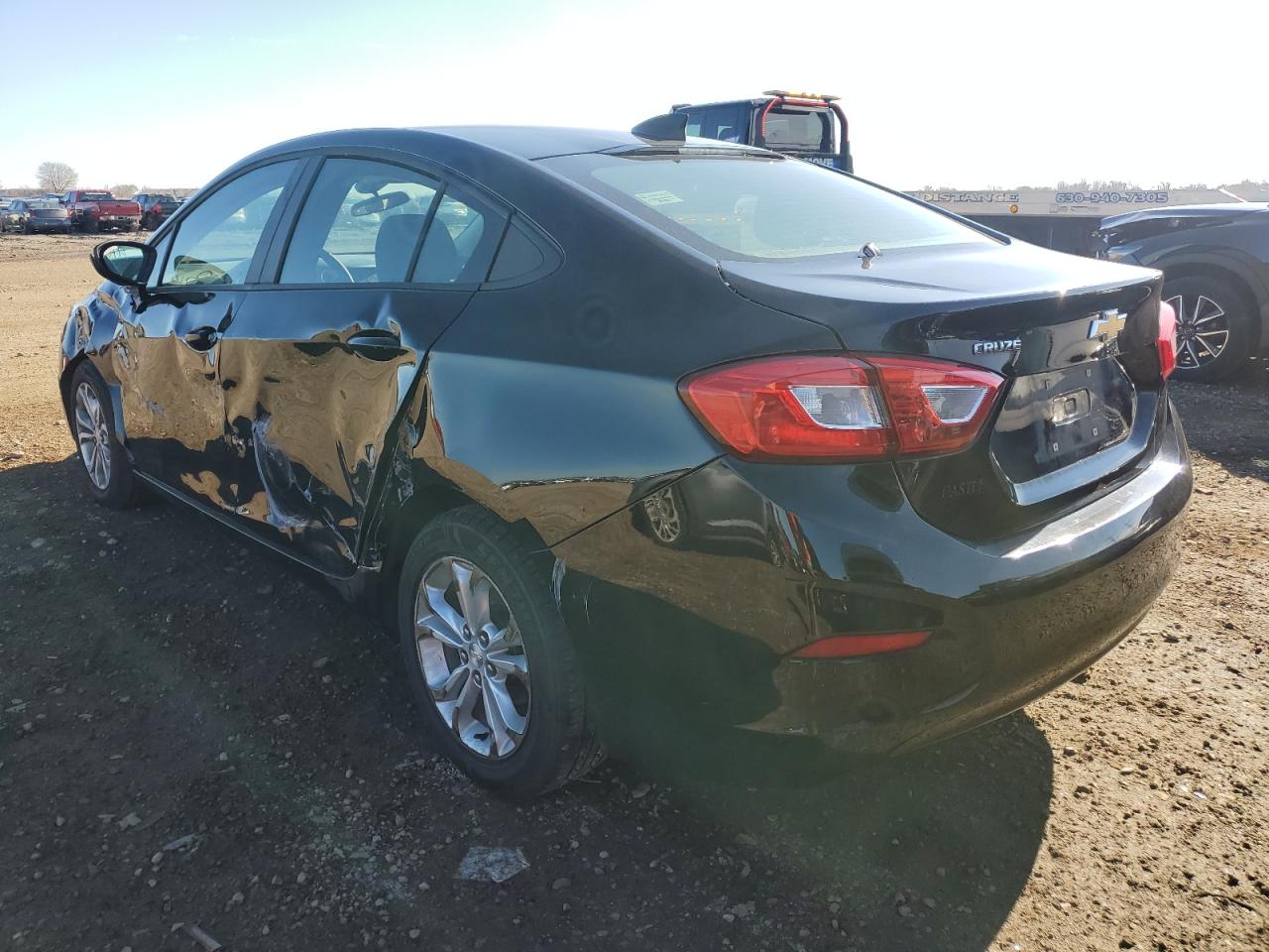 2019 Chevrolet Cruze - Image 2