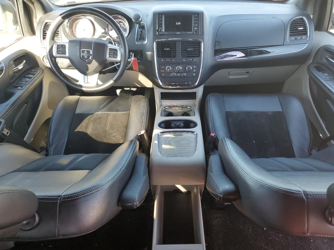 2018 Dodge Caravan - Image 8
