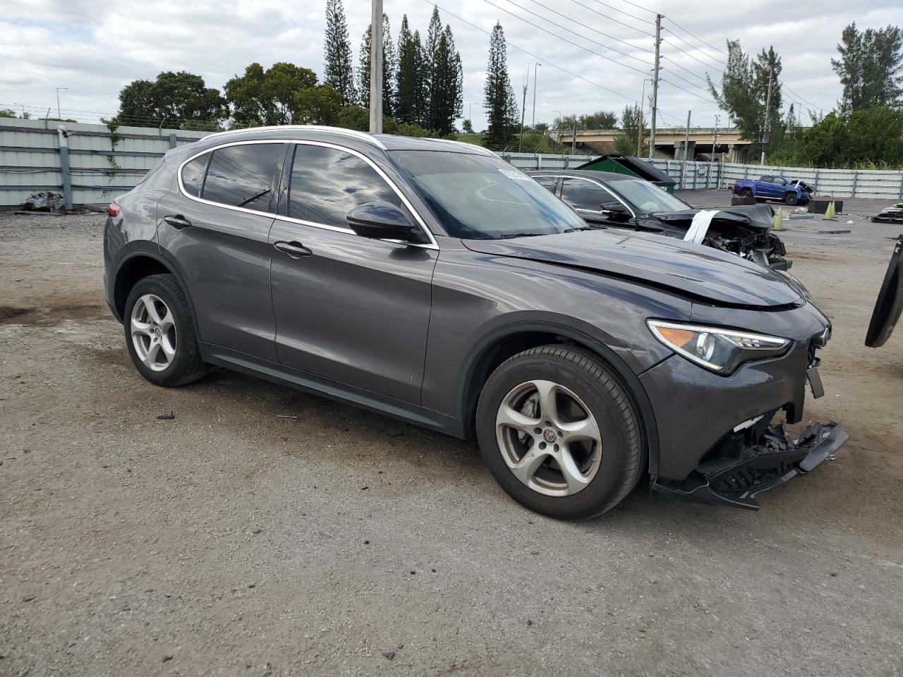 2020 Alfa Romeo Stelvio - Image 4