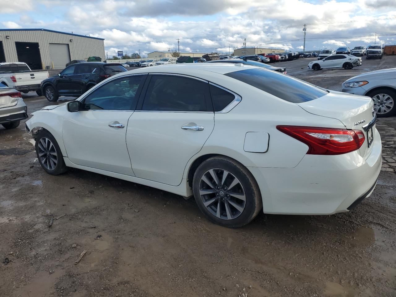 1N4AL3AP5HC176079 2017 NISSAN ALTIMA - Image 2