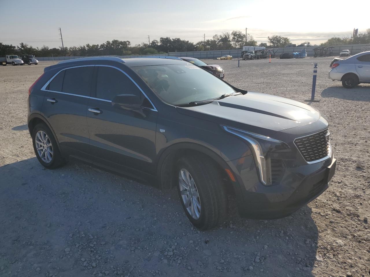 VIN 1GYFZBR43MF004722 2021 CADILLAC XT4 no.4