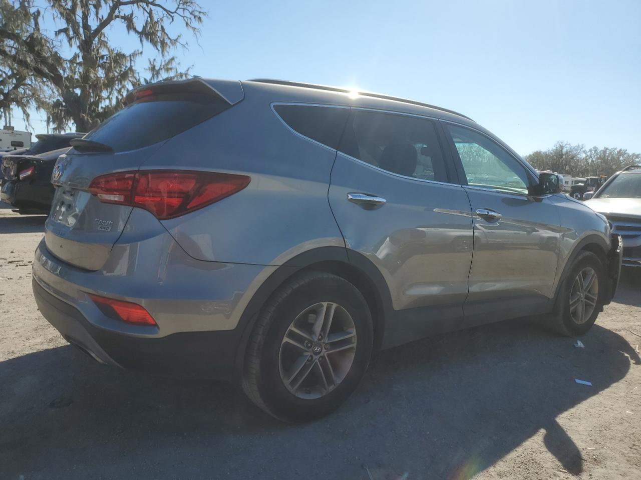 VIN 5NMZUDLB9JH082859 2018 HYUNDAI SANTA FE no.3