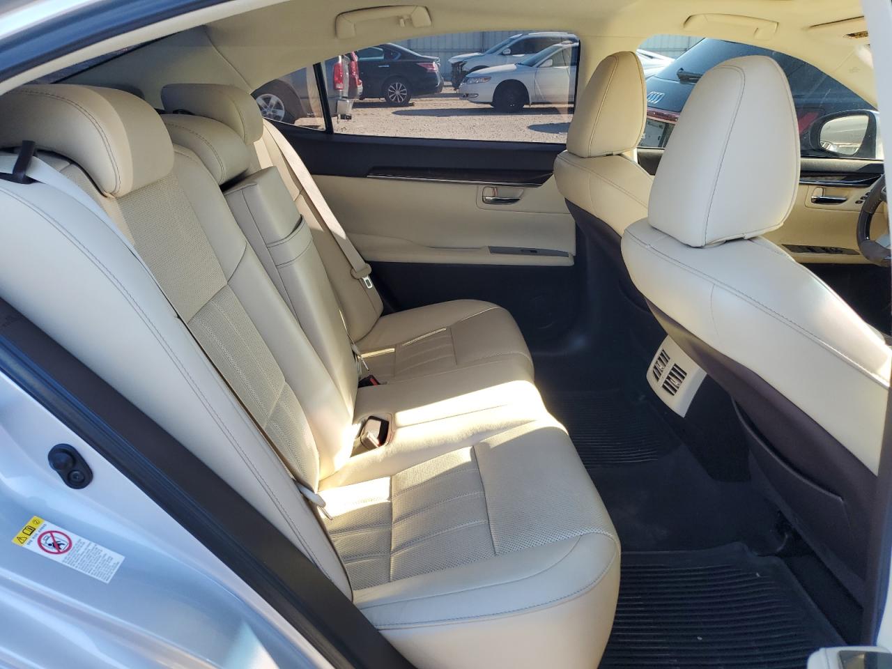 2017 Lexus ES - Image 10