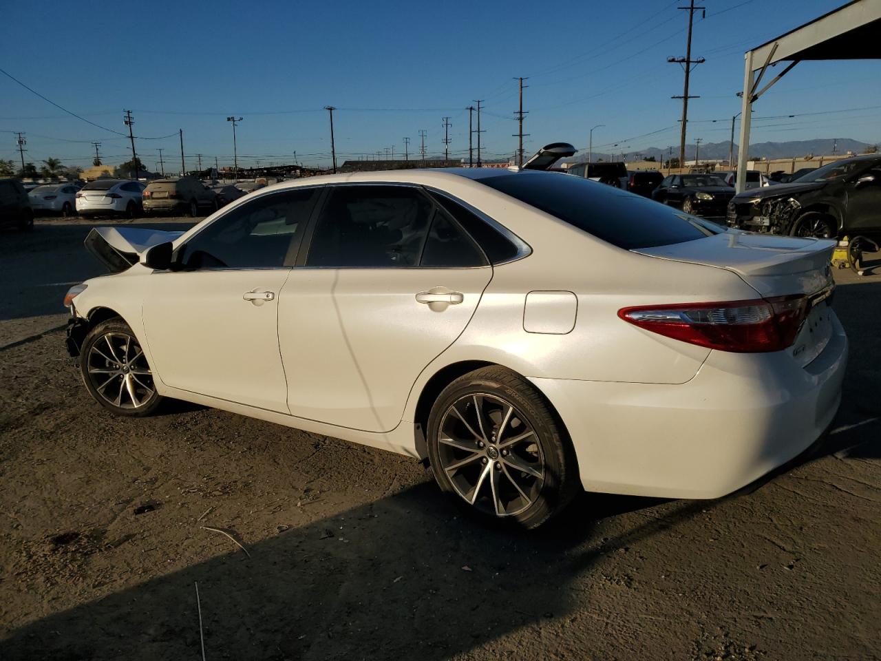 VIN 4T1BF1FKXHU359913 2017 TOYOTA CAMRY no.2