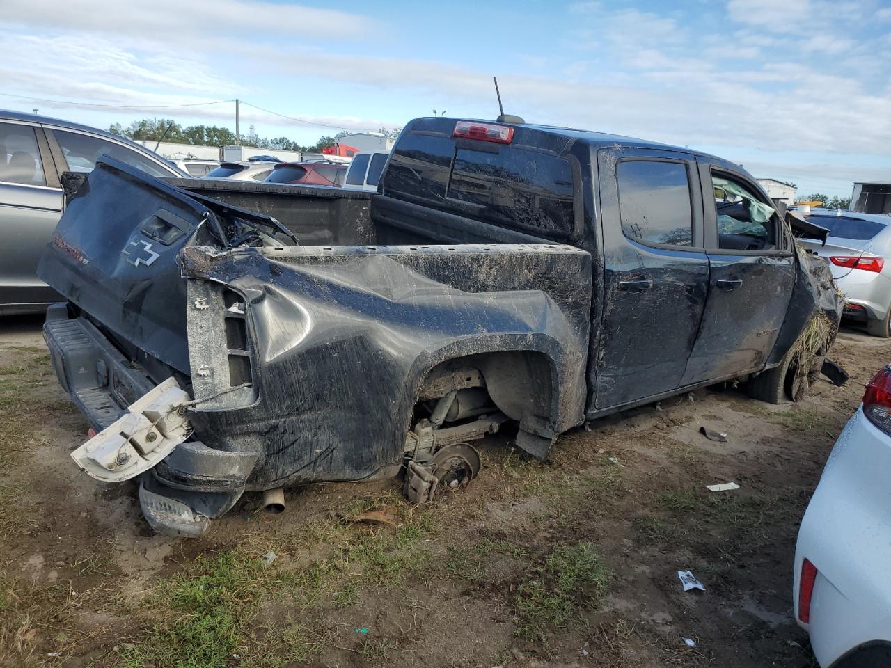 2019 Chevrolet Colorado - Image 3