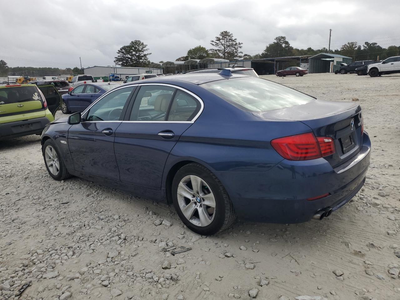 VIN WBAXG5C57DD230435 2013 BMW 5 SERIES no.2