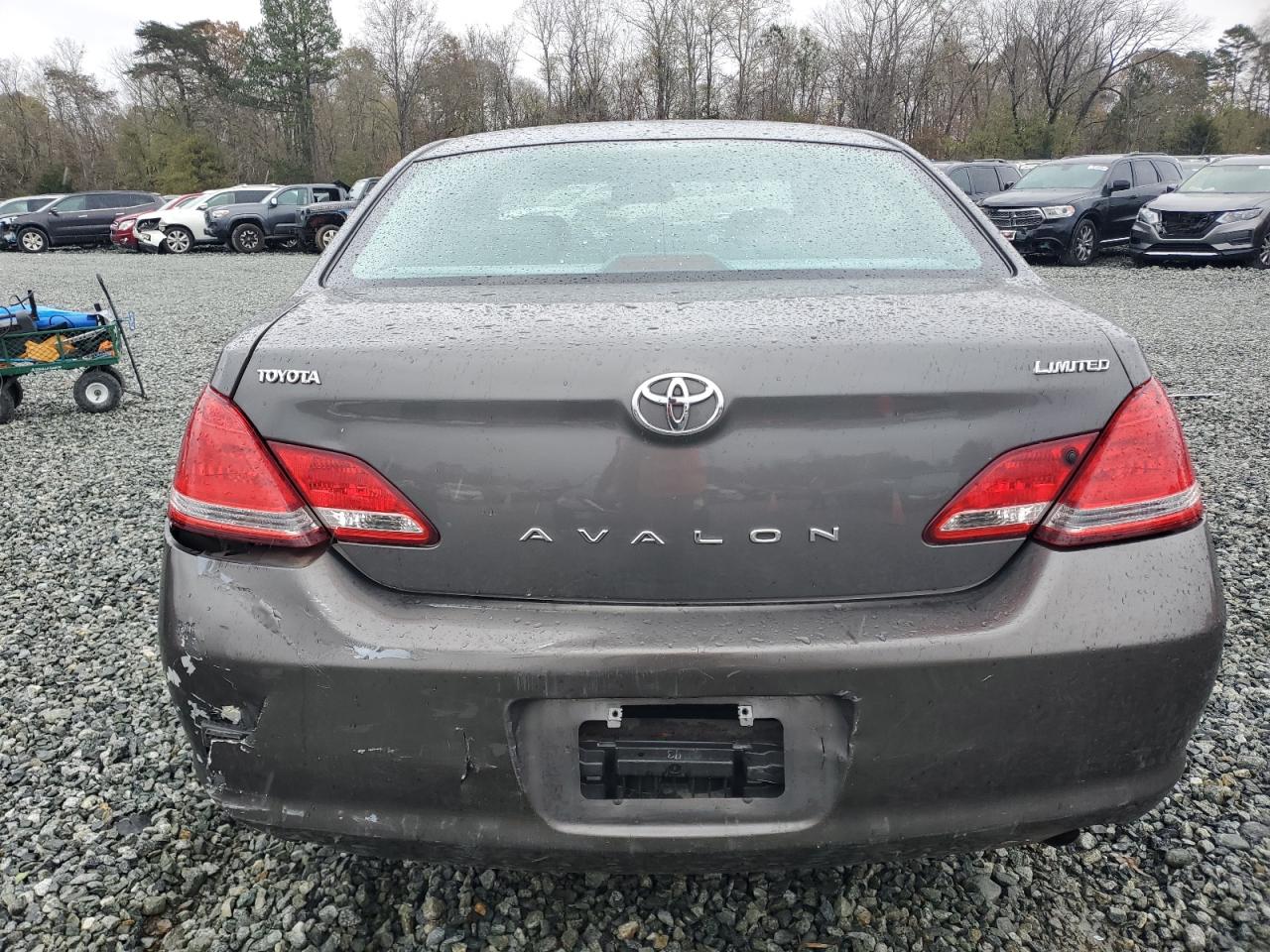 2007 Toyota Avalon - Image 6
