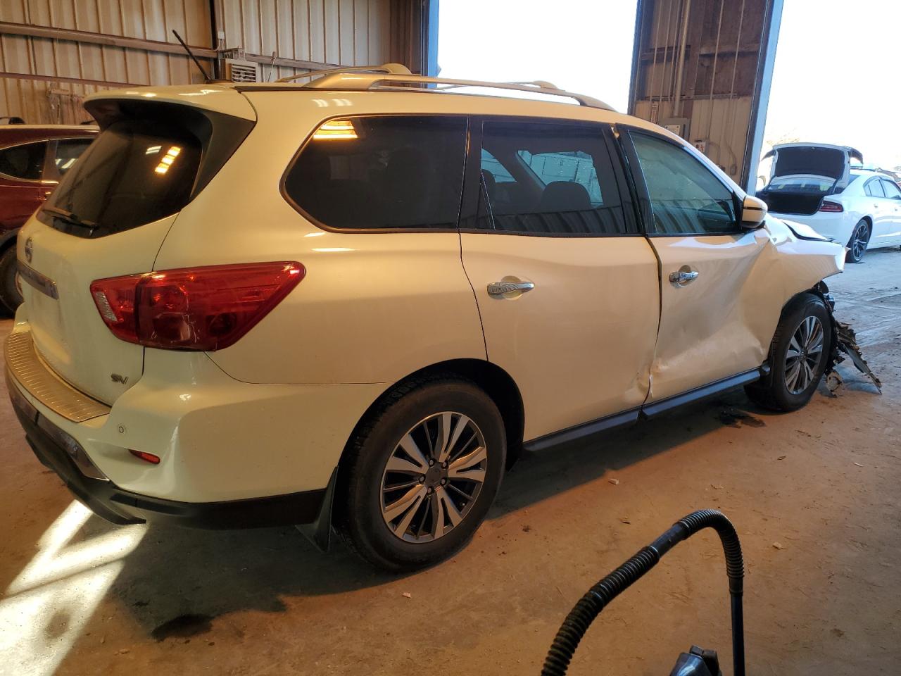 2018 Nissan Pathfinder - Image 3