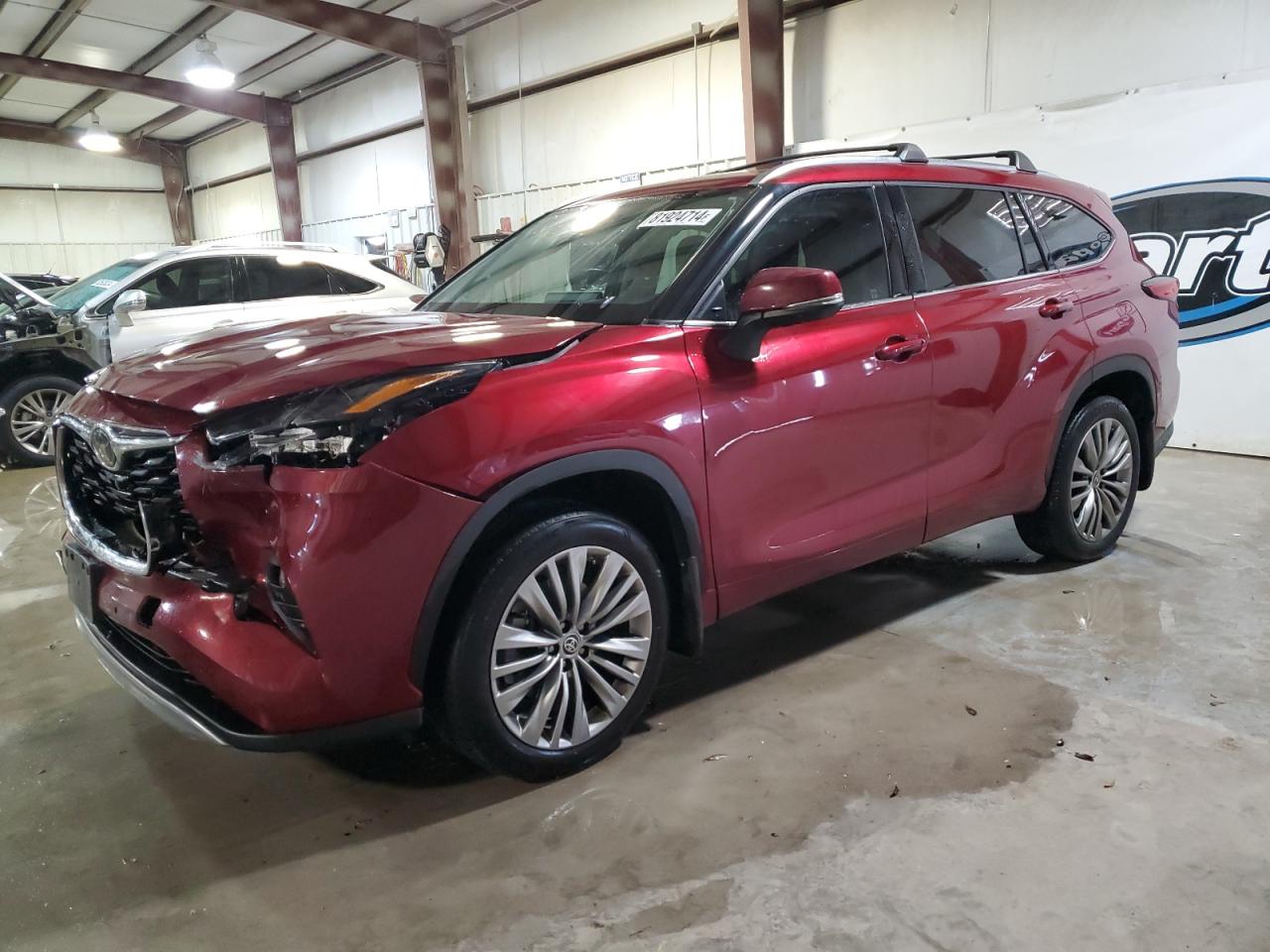 2020 Toyota Highlander - Image 1
