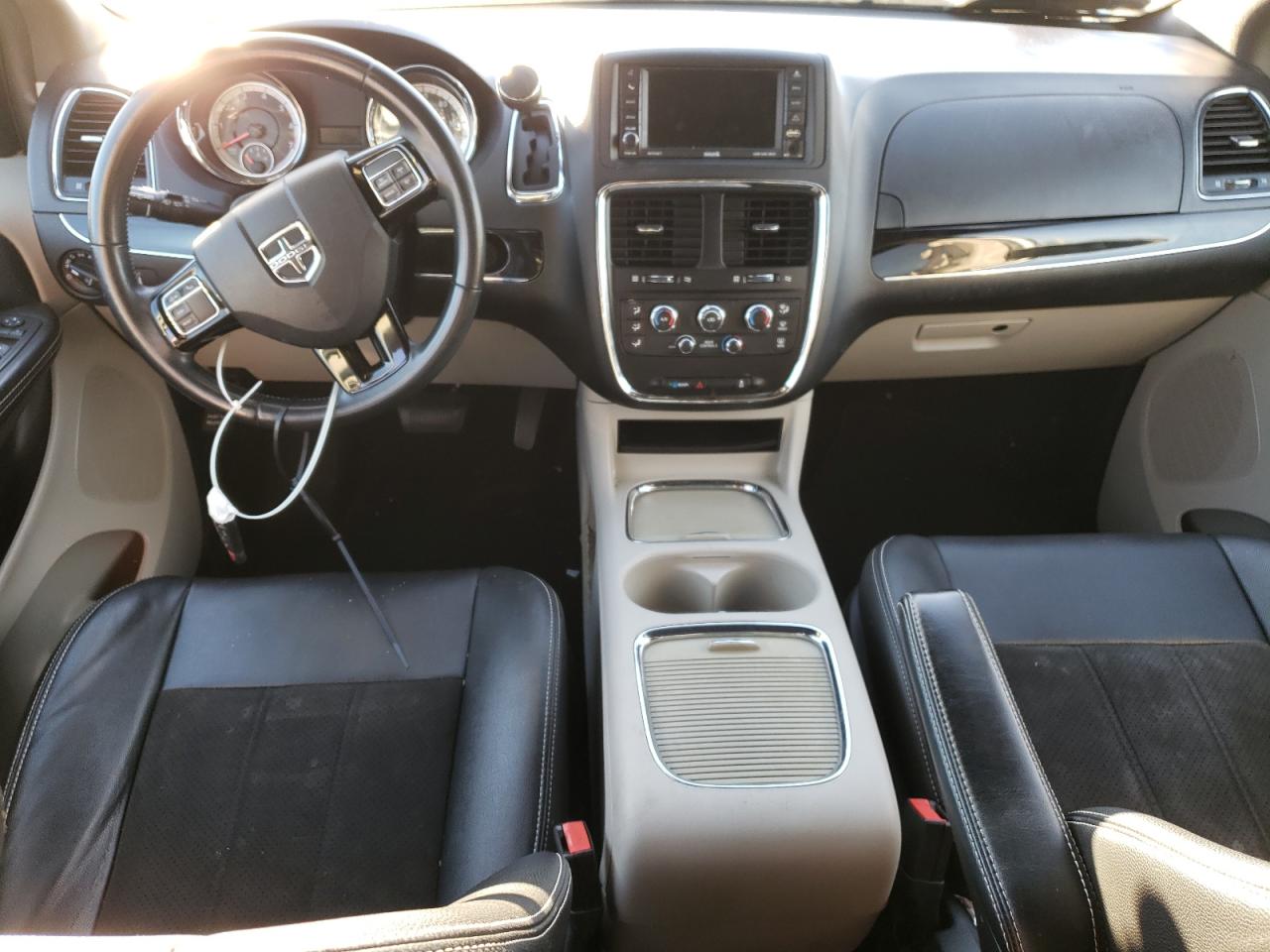 2019 Dodge Caravan - Image 8
