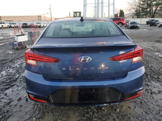  HYUNDAI ELANTRA 2019 Синий