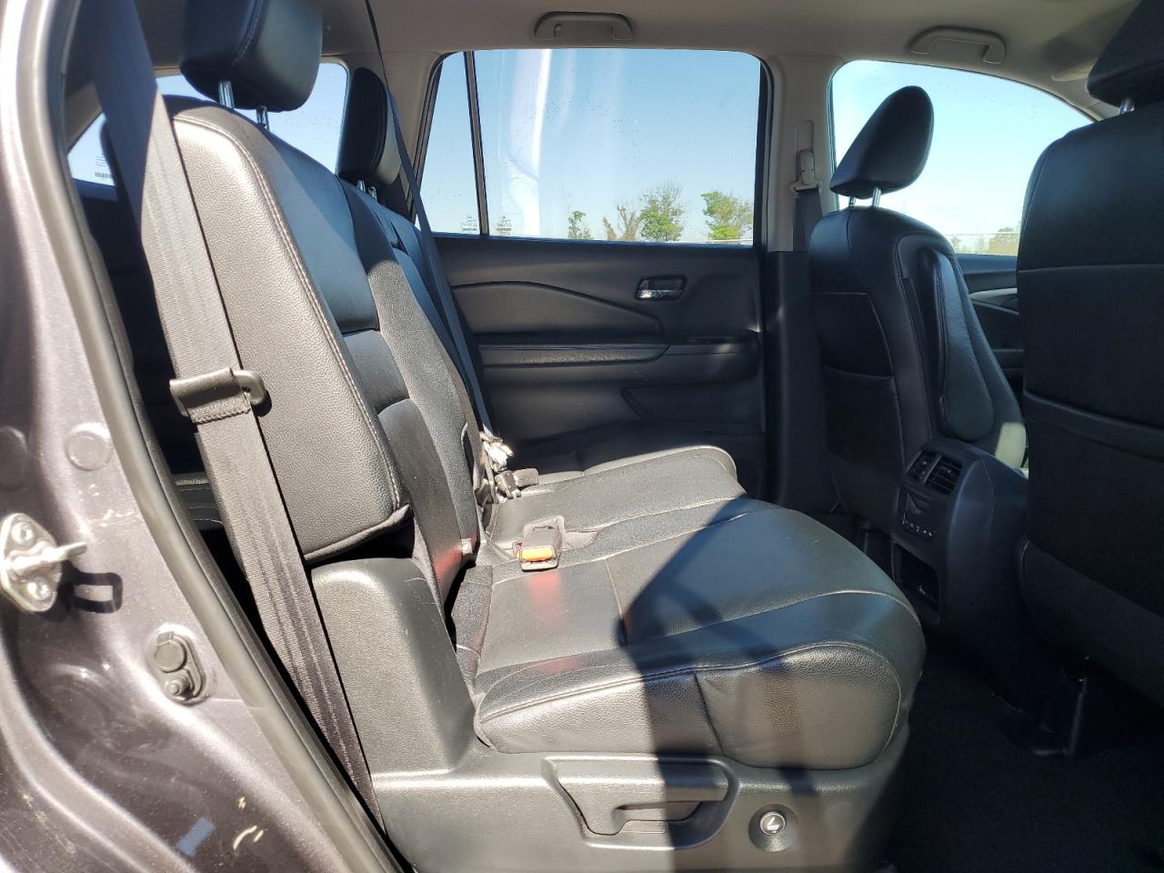 2018 Honda Pilot - Image 11