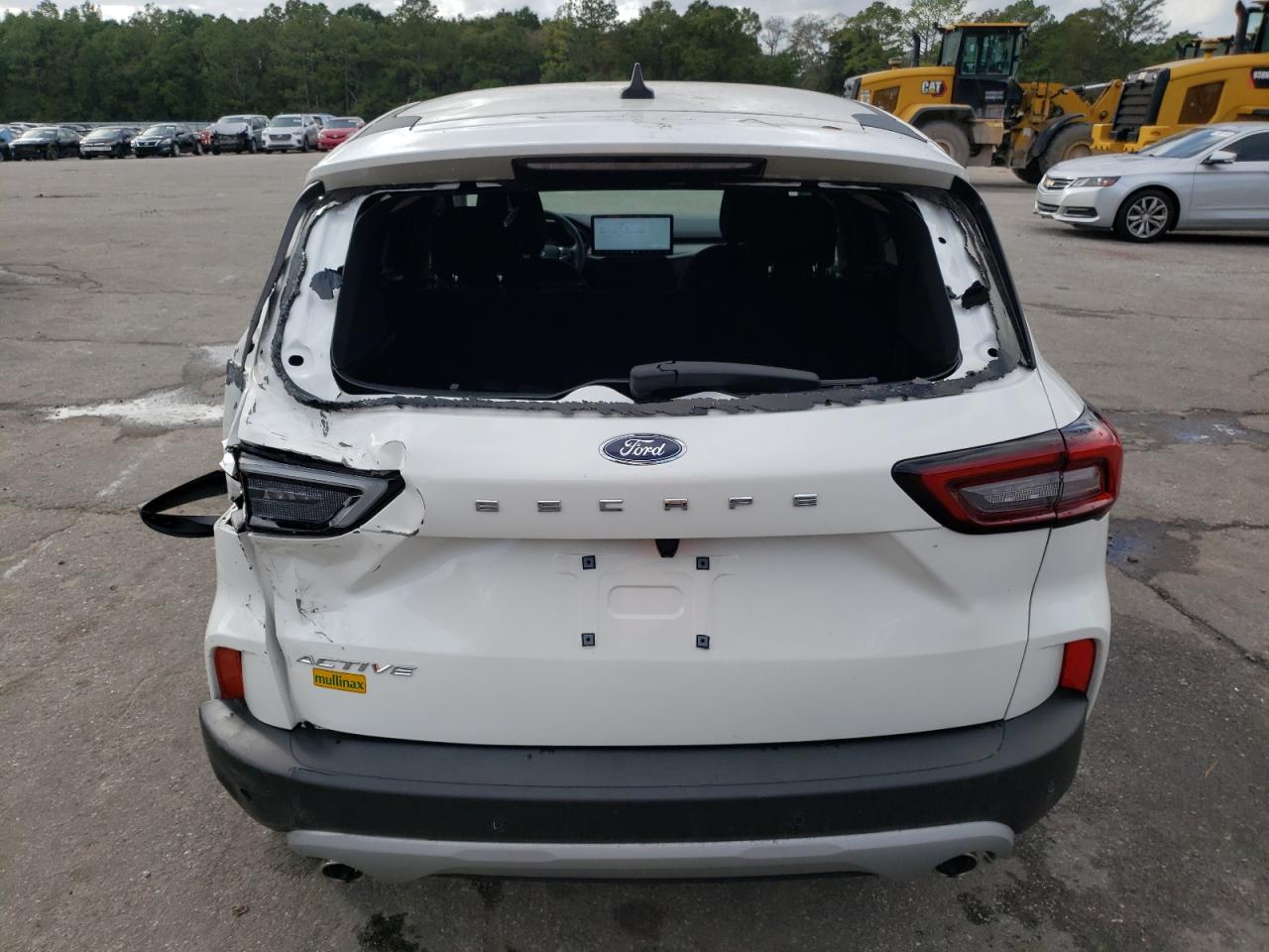 2023 Ford Escape - Image 6
