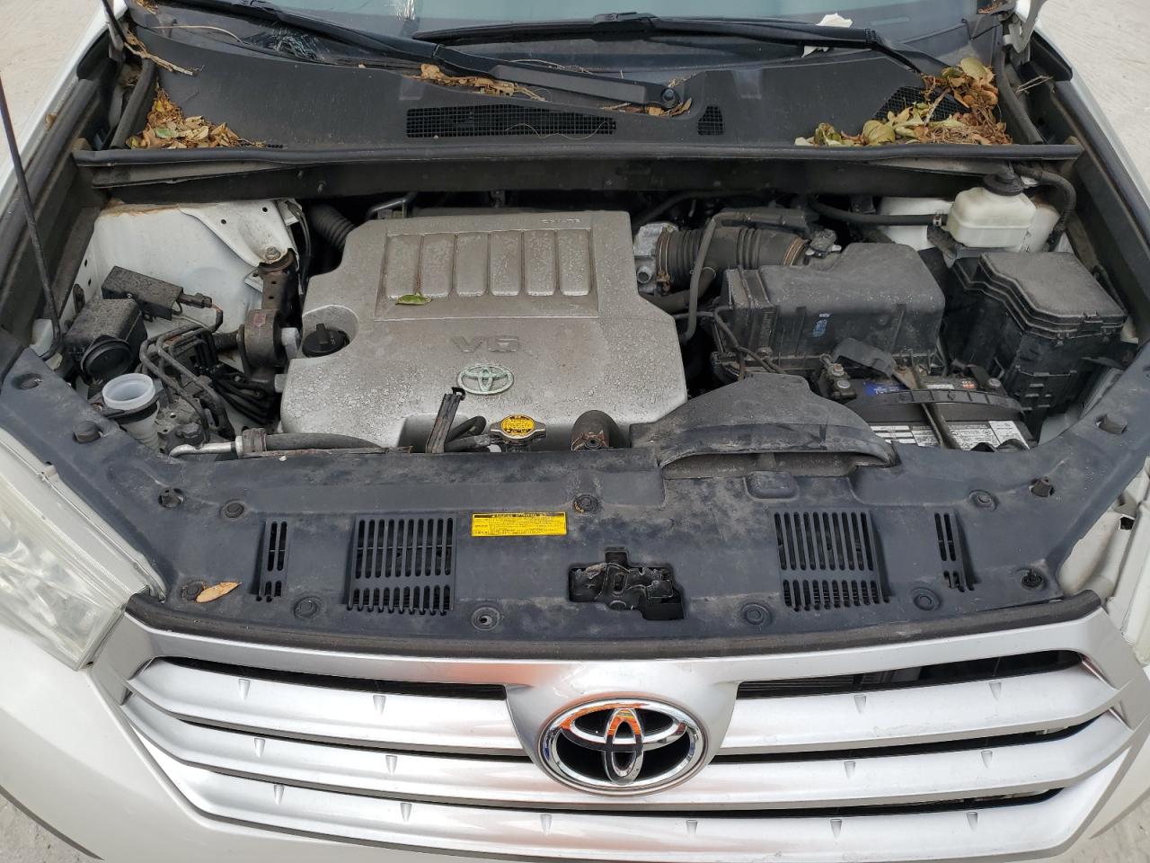 2013 Toyota Highlander - Image 12