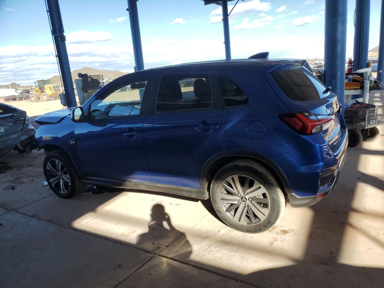 2020 Mitsubishi Outlander - Image 2