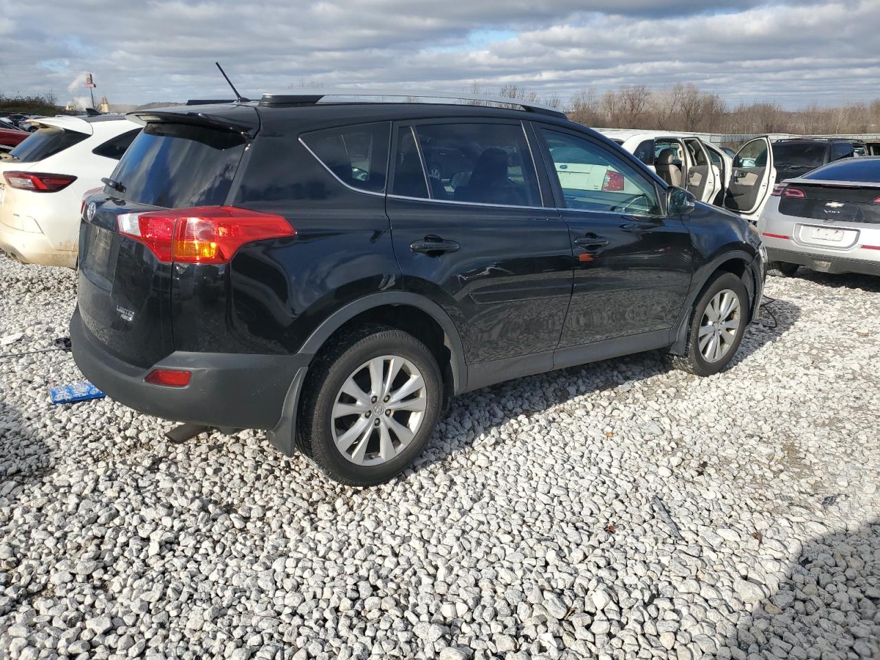2013 Toyota RAV 4 - Image 3