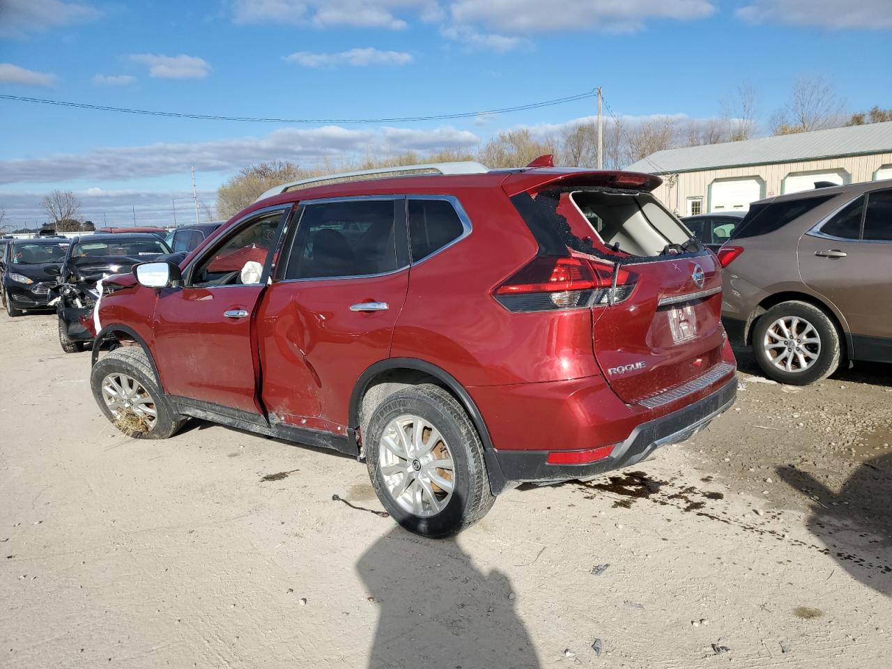 2018 Nissan Rogue - Image 2