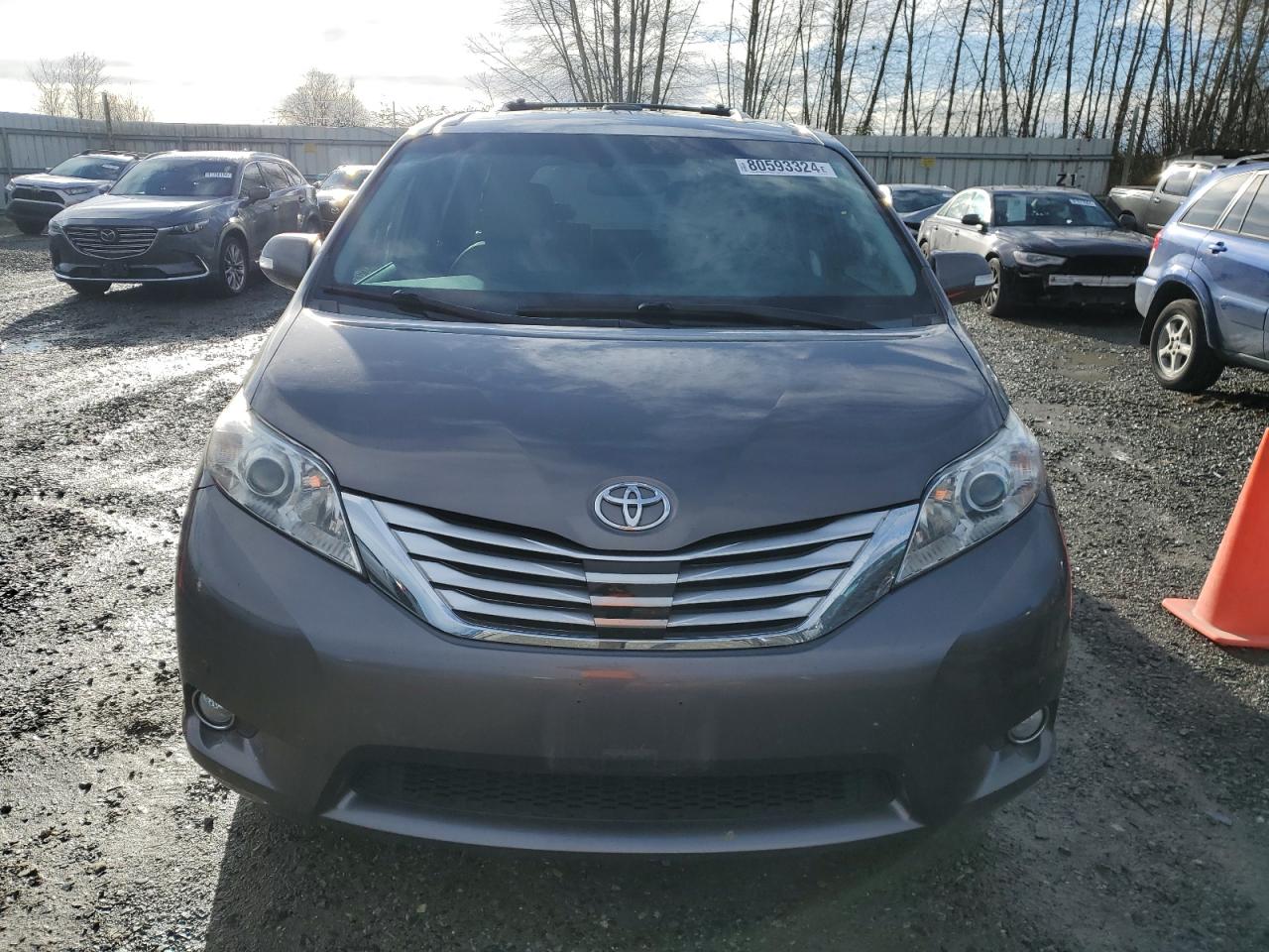 2014 Toyota Sienna - Image 5