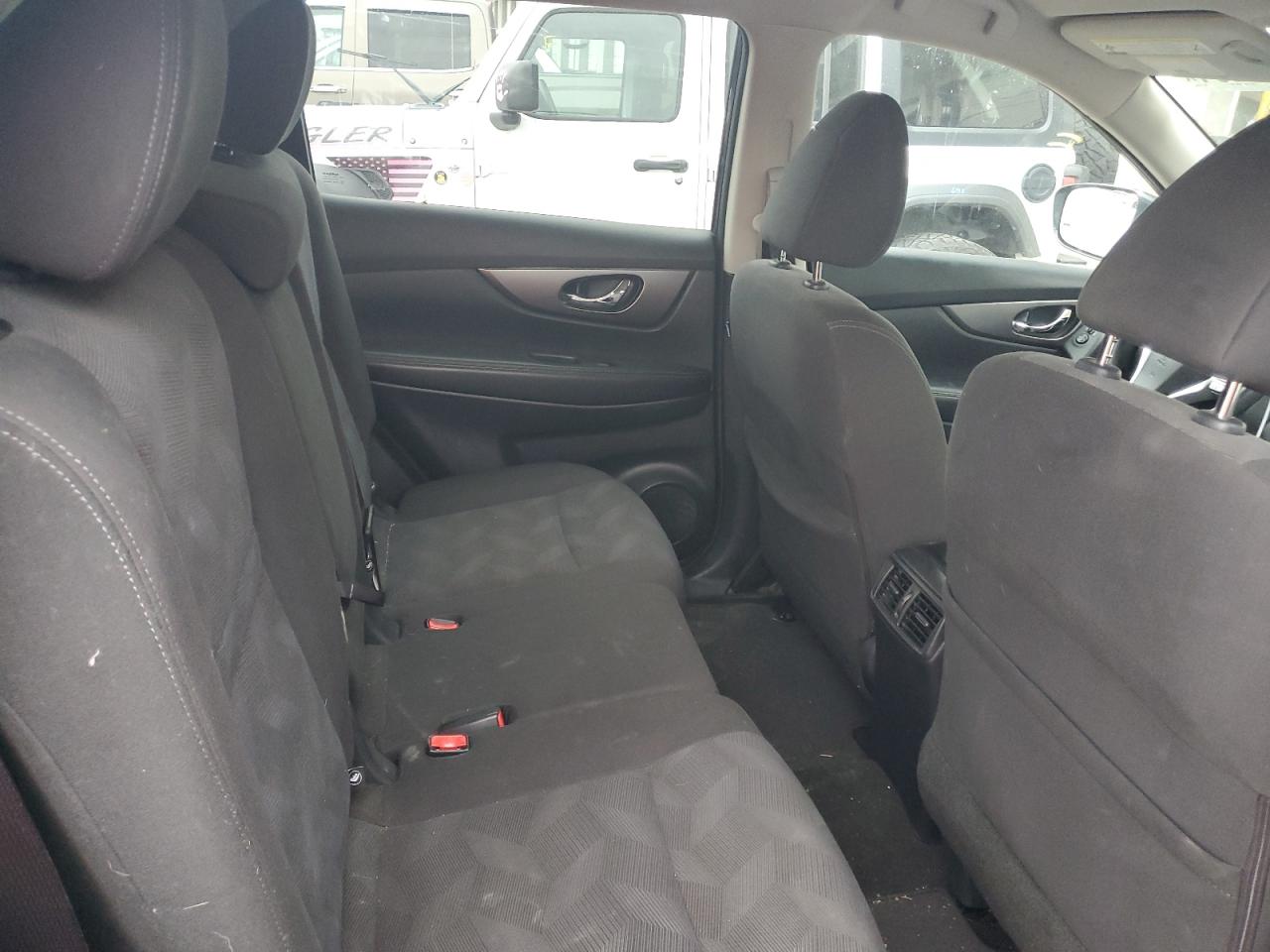 2016 Nissan Rogue - Image 11