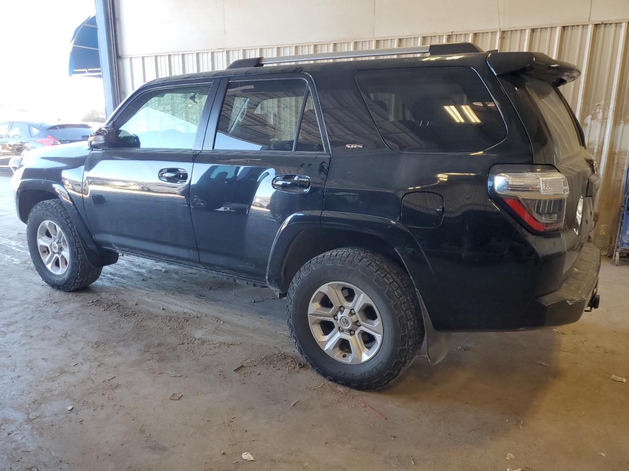 VIN JTEBU5JRXK5700682 2019 TOYOTA 4RUNNER no.2