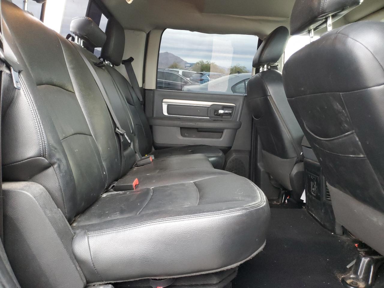 2014 RAM 1500 - Image 10