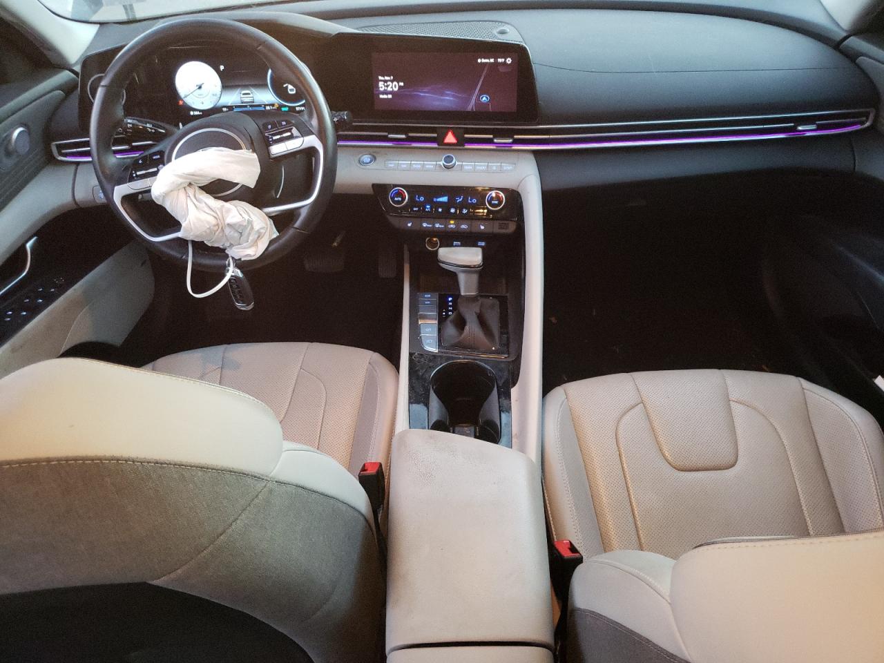 2023 Hyundai Elantra - Image 8