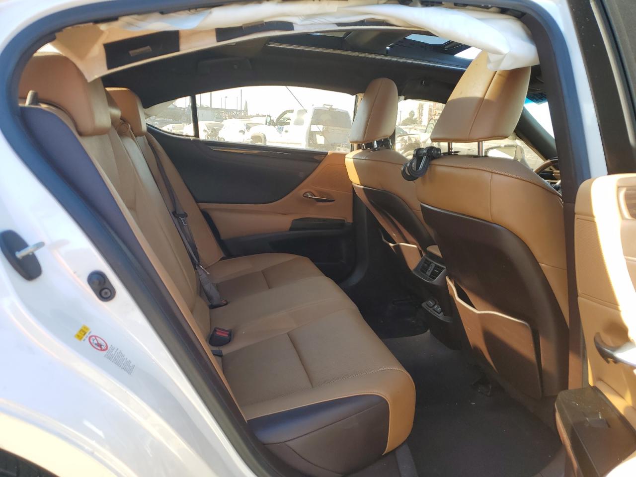 2019 Lexus ES - Image 10