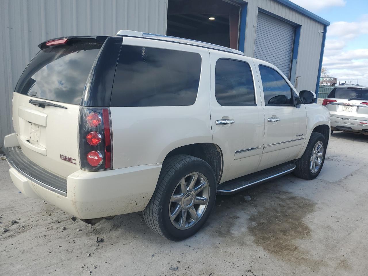 VIN 1GKS2EEF7DR253075 2013 GMC YUKON no.3