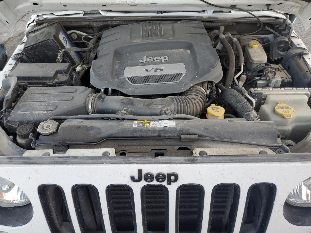2015 Jeep Wrangler - Image 12
